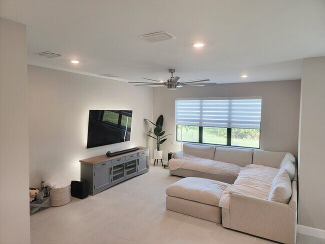 Sala de estar - 2693 Gabel Oak Dr