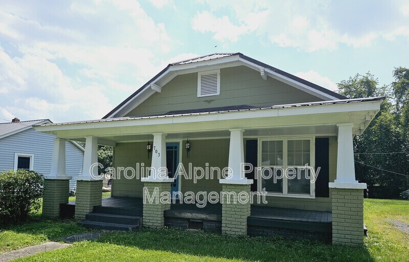 Primary Photo - 703 7th St
