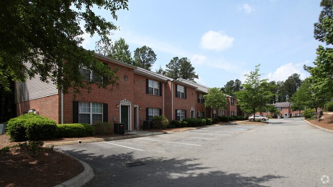 Foto del edificio - Greens of Pine Glen Apartments