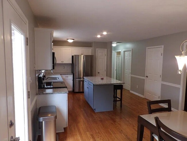 Building Photo - 4709 Oak Pointe Dr