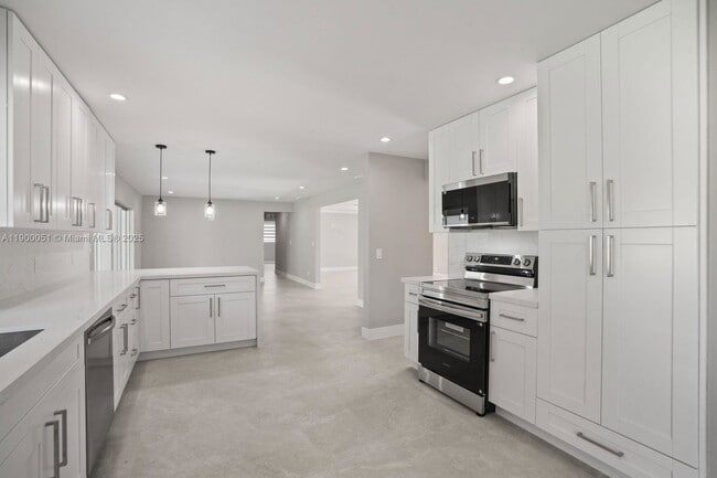 Photo - 8081 SW 139th Ter House