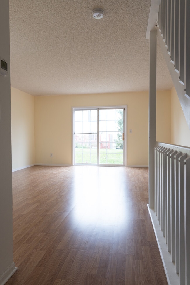 Building Photo - 5693 Kilbury Ln