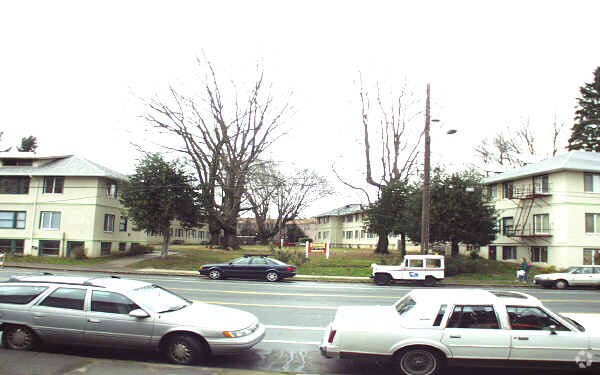 Building Photo - Park Lawn Apartments