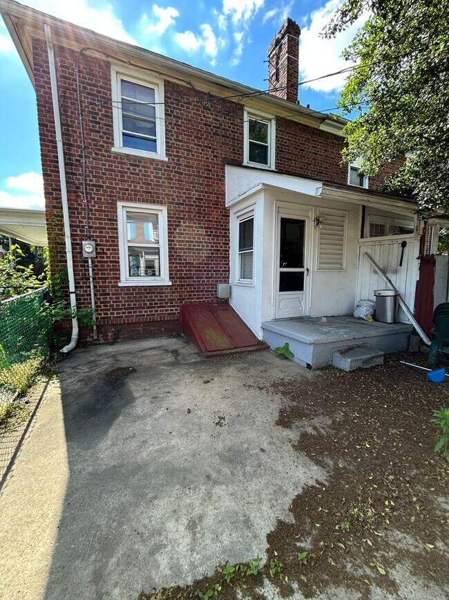 Foto del edificio - 2924 Wasp Rd