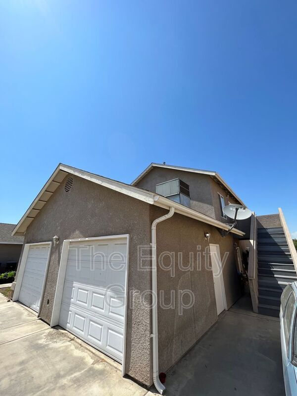 Building Photo - 2932 S Sallee St