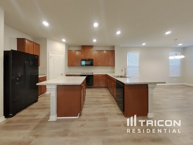 Building Photo - 2427 Lazo Smt