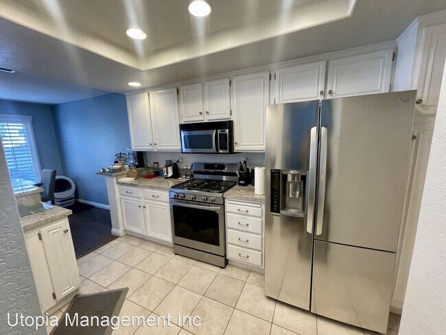 Building Photo - 3 br, 2.5 bath House - 2211 Carob Way