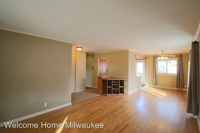 Building Photo - 3 br, 1.5 bath House - 8634 N 54th St