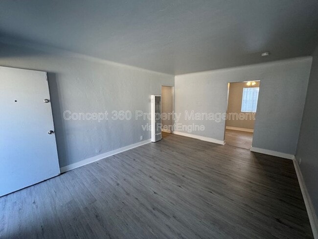 Foto del edificio - 1834 Cedar Ave