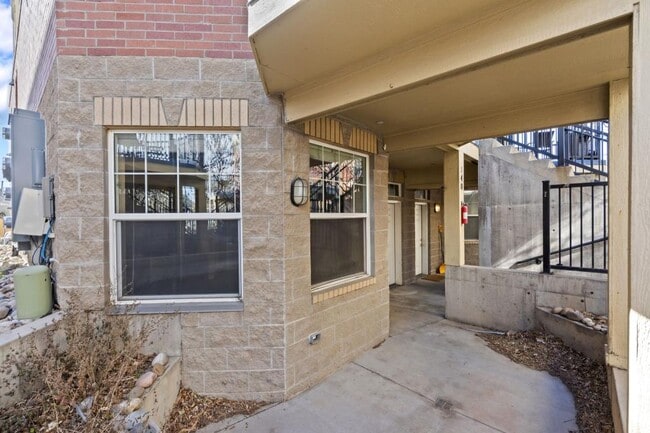 Photo - 140 E 1st St Apartment