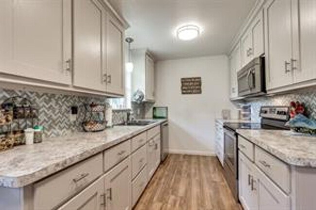 Foto del edificio - 6706 Flamingo Rd