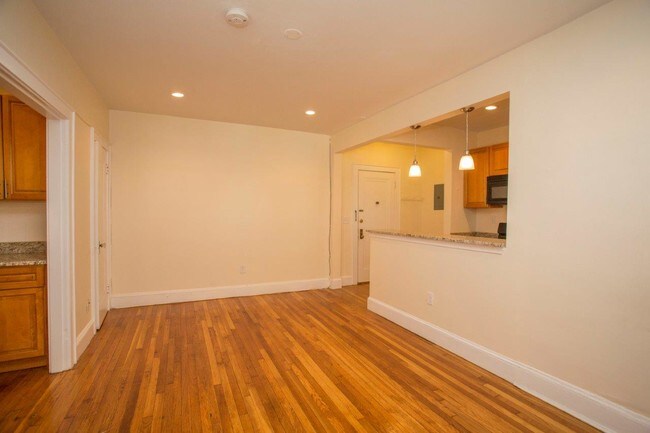 Foto del edificio - 136 Highland Ave