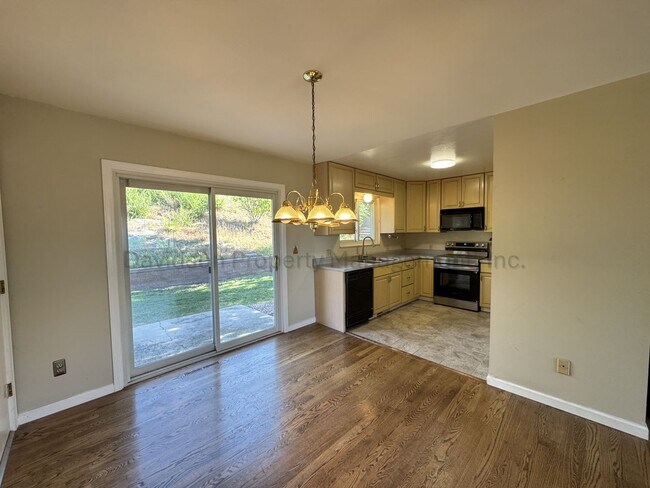 Foto del edificio - Cozy 3 Bedroom House in Southeast Colorado Springs