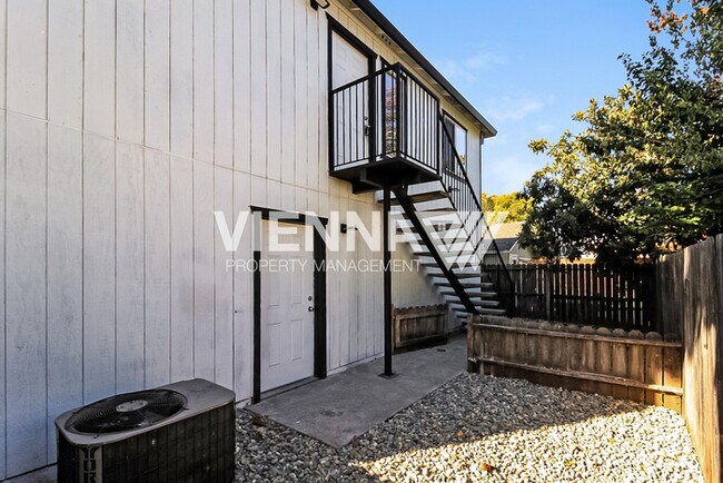 Foto del edificio - 912 Shearer St