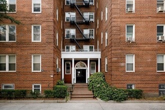 Building Photo - 114-20 Queens Blvd