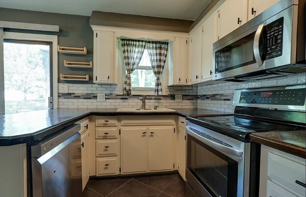 Foto del edificio - 3909 S Marshall Dr