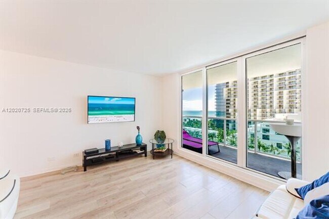 Building Photo - 2301 Collins Ave
