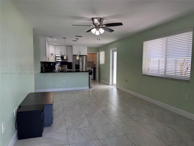 Foto del edificio - 3528 SW 25th Ter