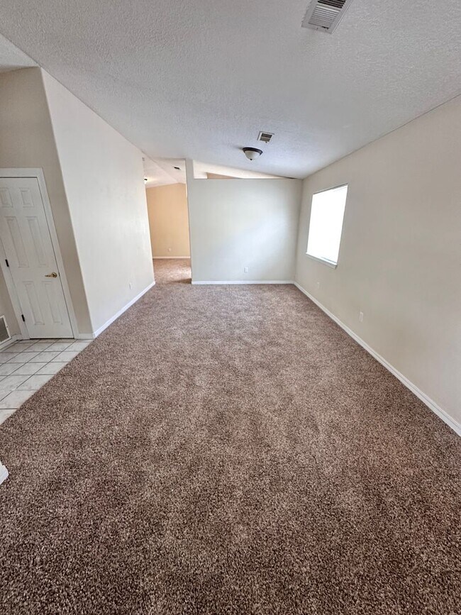 Foto del edificio - 6535 Tierra Prieta Ave NW