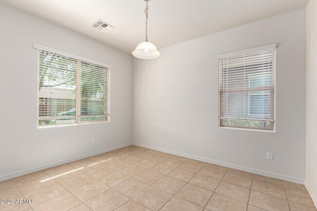 Foto del edificio - 33050 N Falcon Trail