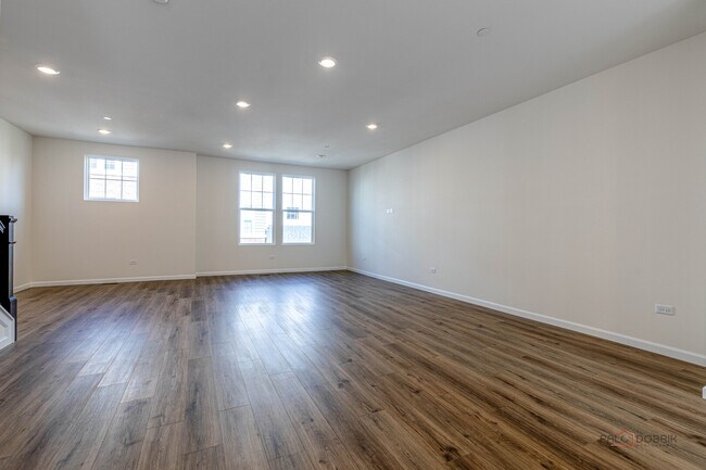 Foto del edificio - 157 Yorktown Ct
