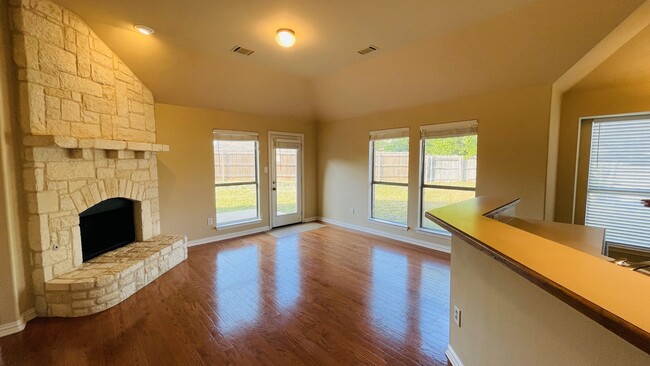 Building Photo - 4420 Randall Ct