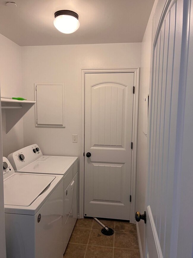 Building Photo - Beautiful 3-Bedroom Condo in Pleasant Grov...
