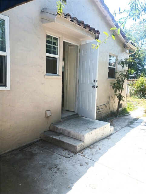 Foto del edificio - 1580 N Orange Grove Ave