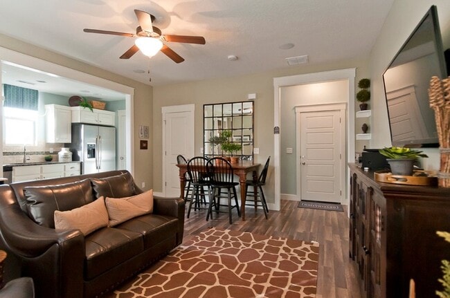 Building Photo - 869 Pantani Ct