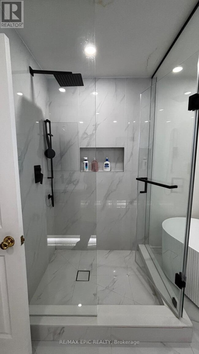 Photo du bâtiment - 24 Cairns Dr