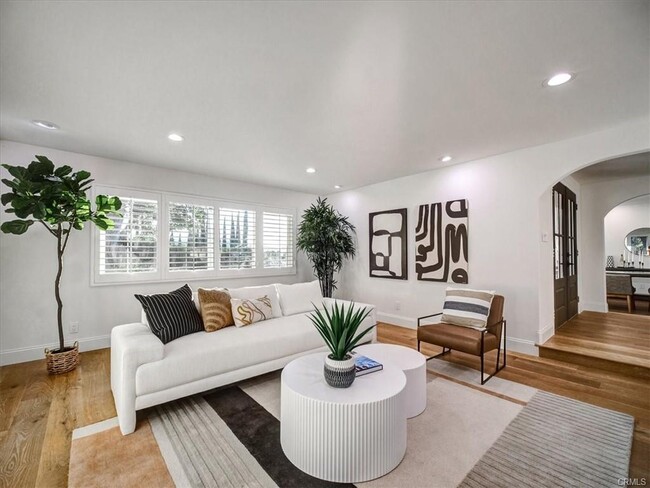 Building Photo - 4732 Del Moreno Dr