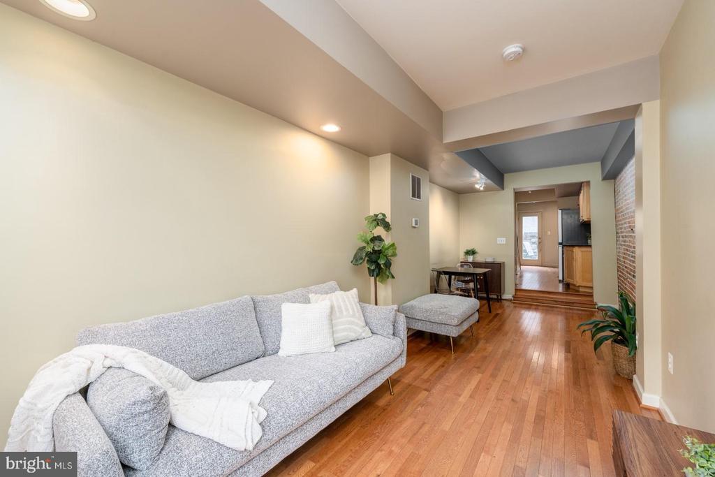 Foto principal - 2132 Cambridge St