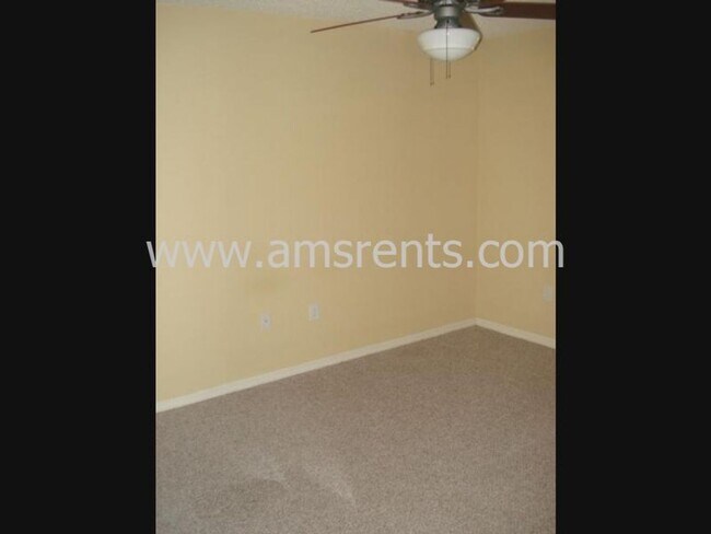 Building Photo - Fountainhead Cir-437