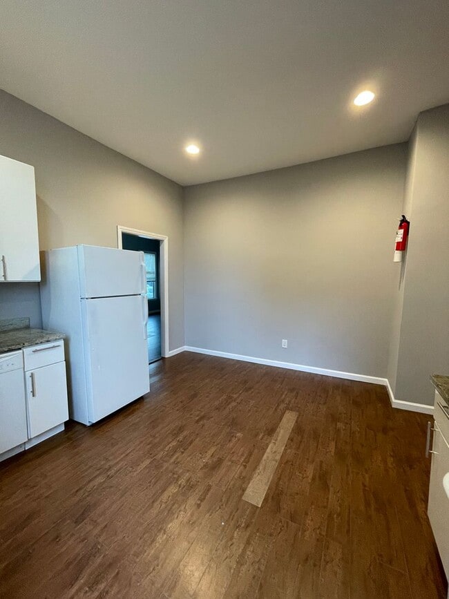 Building Photo - Great Duplex (1014 21st)