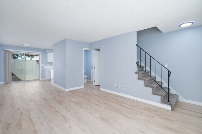 Foto del edificio - Recently remodeled 2 bedroom 1 bath unit! ...