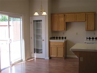 Building Photo - Roseville, Cresleigh Highlands, Near Galleria Mall, 4 Bed ,New Paint Gardner,