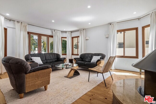 Foto del edificio - 10734 Lindbrook Dr