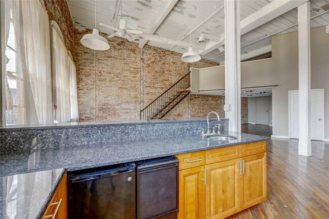 Foto del edificio - 161 Mangum St SW
