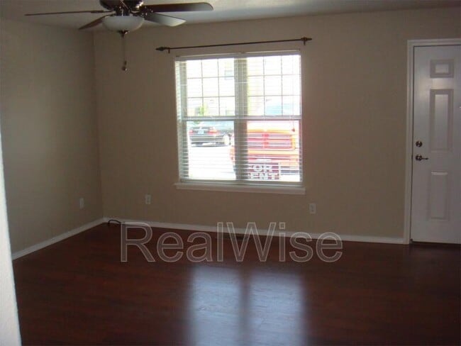 Building Photo - 450 Midway Rd