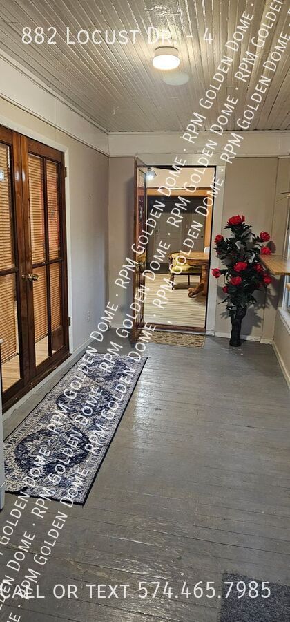 Foto del edificio - 882 Locust Dr