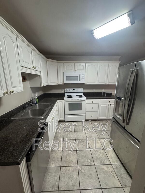 Building Photo - 12 Walcon Ln