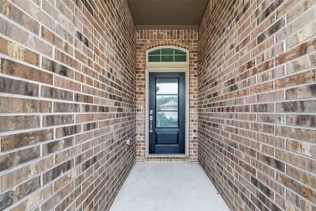 Foto del edificio - 19168 Pinewood Grove Trl