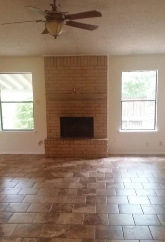 Foto del edificio - 7202 Silvermine Dr