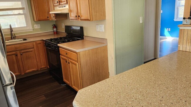 Foto del edificio - 9 Shirley Dr