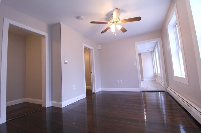 Foto del edificio - 99 Central Ave