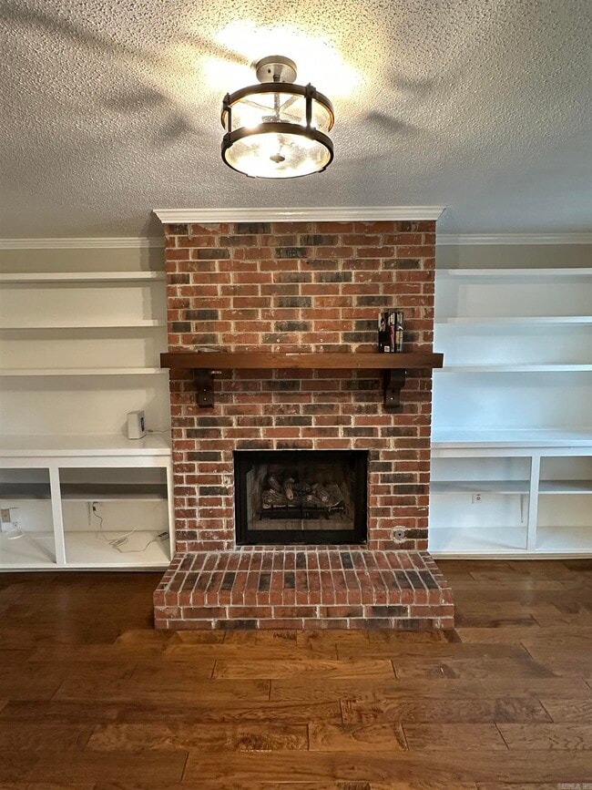 Foto del edificio - 9 Oak Forest Dr