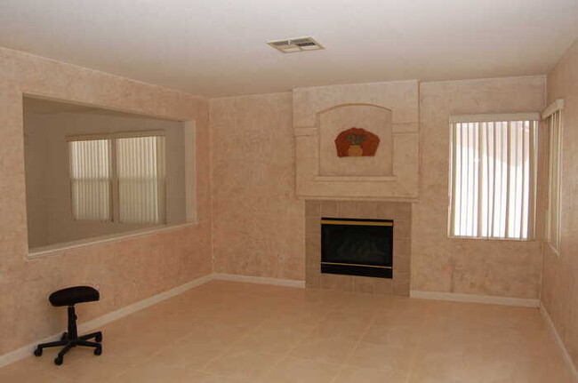 Building Photo - 8089 Cimarron Meadows Way
