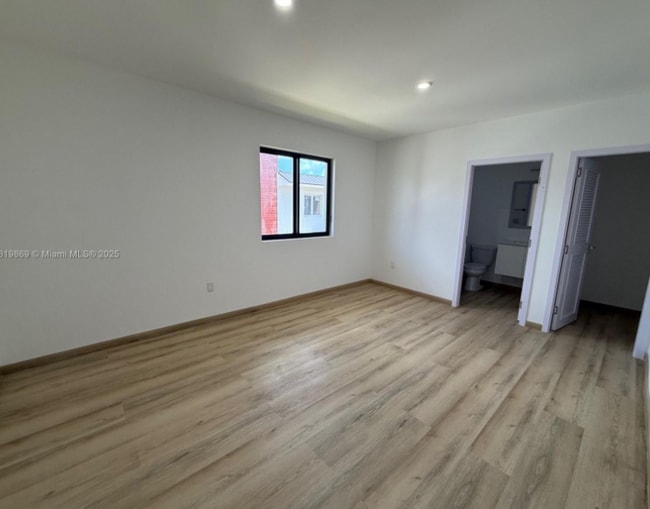 Foto del edificio - 936 NW 10th St