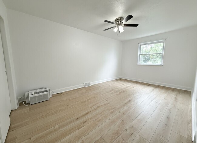 Foto del edificio - 7332 Ruskin Rd