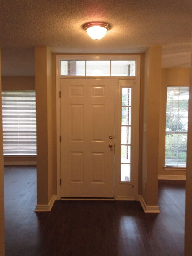 Building Photo - Great 4 Bedroom in Pace
